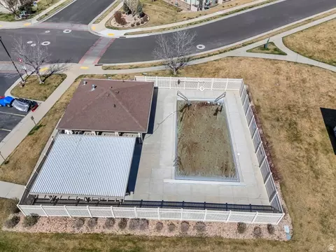View/Area - 282 W 605 N #A, Centerville, UT 84014 photo 3 of 9