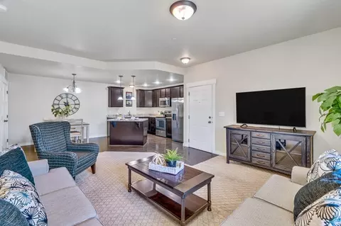 282 W 605 N #A, Centerville, UT 84014