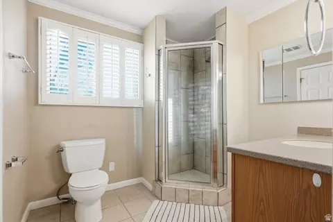 Bath - 7795 S 1000 E, Midvale, UT 84047 photo 2 of 4