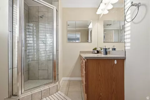 Bath - 7795 S 1000 E, Midvale, UT 84047 photo 1 of 4