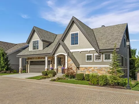 8142 S Newbury Grove Ln, Cottonwood Heights, UT 84093