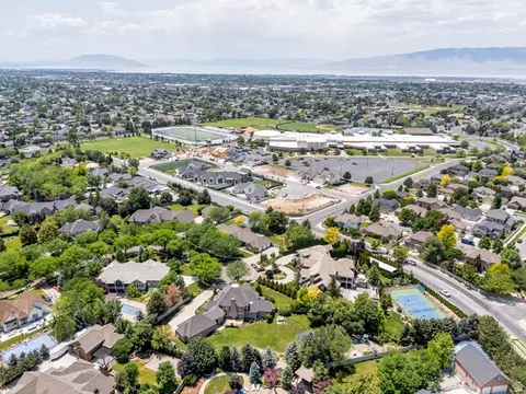 View/Area - 1480 430 E, Orem, UT 84097 photo 3 of 10