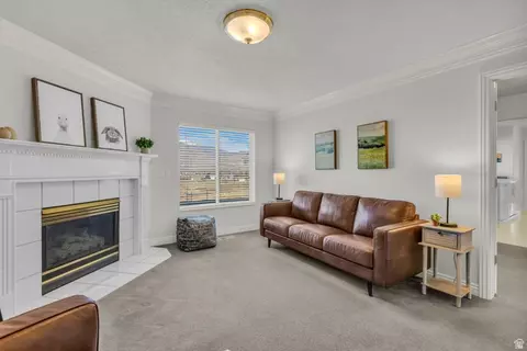 Living - 1060 W 2620 S, Mapleton, UT 84664 photo 4 of 5