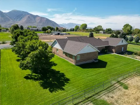 Exterior - 1060 W 2620 S, Mapleton, UT 84664 photo 1 of 22