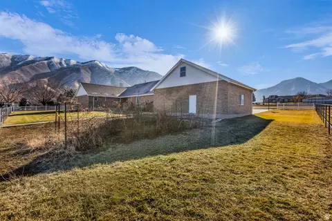 Exterior - 1060 W 2620 S, Mapleton, UT 84664 photo 8 of 22