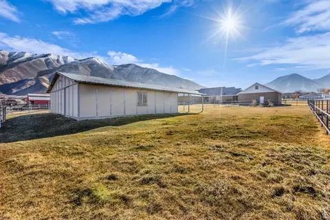 Exterior - 1060 W 2620 S, Mapleton, UT 84664 photo 17 of 22