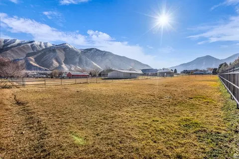 Exterior - 1060 W 2620 S, Mapleton, UT 84664 photo 11 of 22