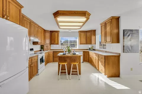 Kitchen - 1060 W 2620 S, Mapleton, UT 84664 photo 2 of 3