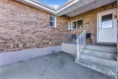 Exterior - 1060 W 2620 S, Mapleton, UT 84664 photo 3 of 22