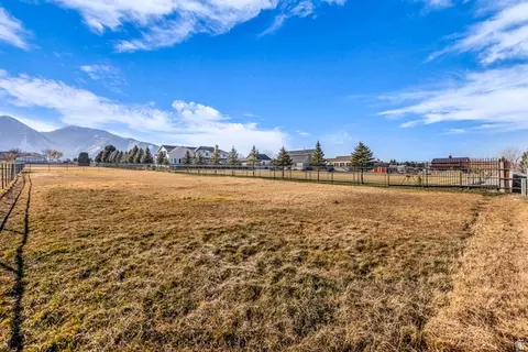 Exterior - 1060 W 2620 S, Mapleton, UT 84664 photo 12 of 22
