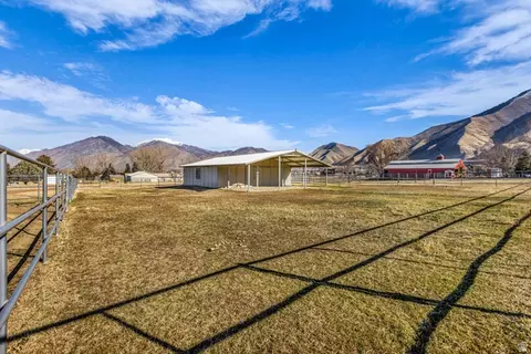 Exterior - 1060 W 2620 S, Mapleton, UT 84664 photo 10 of 22