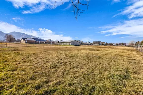 Exterior - 1060 W 2620 S, Mapleton, UT 84664 photo 14 of 22