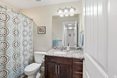 Bath - 522 N 800 E, Hyde Park, UT 84318 photo 4 of 5