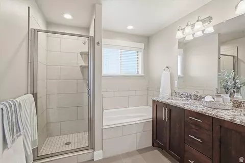 Bath - 522 N 800 E, Hyde Park, UT 84318 photo 3 of 5