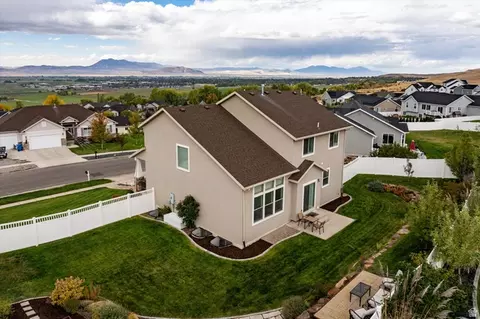 View/Area - 522 N 800 E, Hyde Park, UT 84318 photo 2 of 10