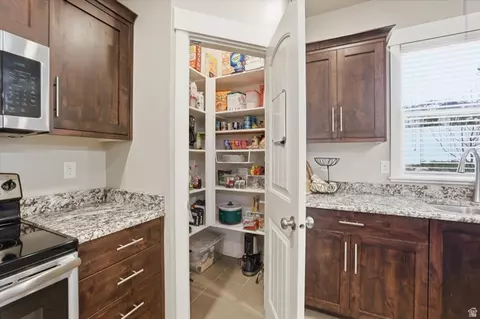 Kitchen - 522 N 800 E, Hyde Park, UT 84318 photo 7 of 8