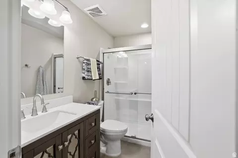 Bath - 522 N 800 E, Hyde Park, UT 84318 photo 5 of 5
