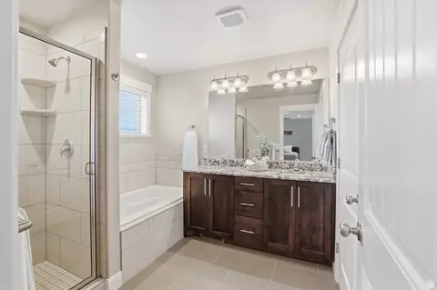 Bath - 522 N 800 E, Hyde Park, UT 84318 photo 2 of 5