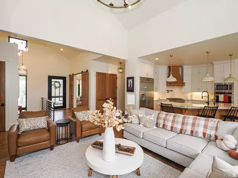 Living - 3167 S Mapleton Estates Dr, Mapleton, UT 84664 photo 3 of 7