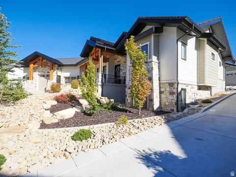 Exterior - 3167 S Mapleton Estates Dr, Mapleton, UT 84664 photo 3 of 11