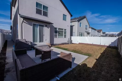 Exterior - 4172 E Tivon Ln N, Eagle Mountain, UT 84005 photo 3 of 5