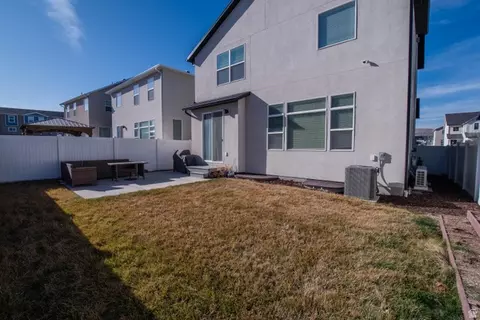 Exterior - 4172 E Tivon Ln N, Eagle Mountain, UT 84005 photo 4 of 5
