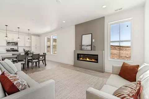 7216 S Gravel Cross Way E #188, West Jordan, UT 84081