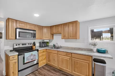 Kitchen - 315 E Jensen Ln E, Sterling, UT 84665 photo 5 of 10
