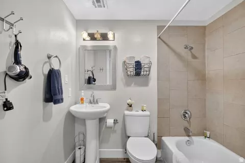 Bath - 315 E Jensen Ln E, Sterling, UT 84665 photo 1 of 10