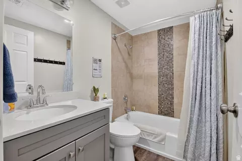 Bath - 315 E Jensen Ln E, Sterling, UT 84665 photo 2 of 10