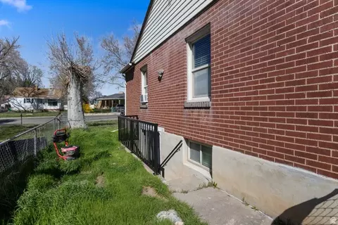 Exterior - 732 E 1000 S, Clearfield, UT 84015 photo 2 of 6
