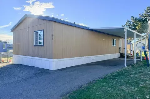 215 N Engstrom W, Layton, UT 84041