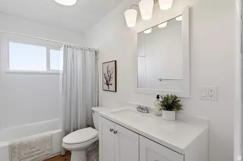 Bath - 776 W 640 N, Orem, UT 84057 photo 3 of 4