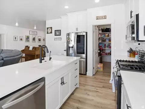 Kitchen - 641 S 380 E, Smithfield, UT 84335 photo 4 of 5