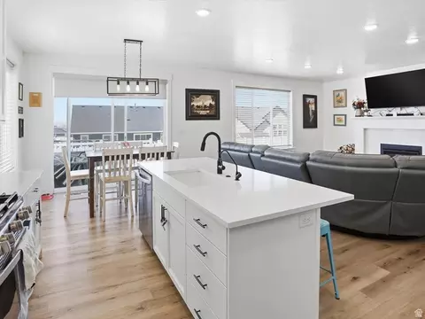 Kitchen - 641 S 380 E, Smithfield, UT 84335 photo 3 of 5
