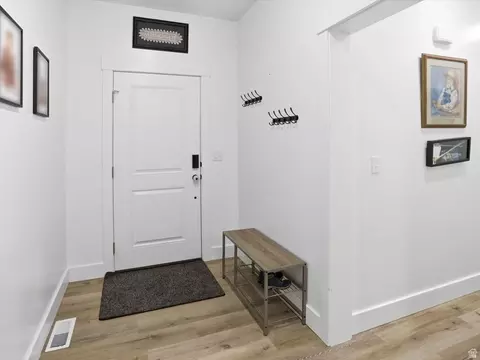 Entry Way - 641 S 380 E, Smithfield, UT 84335 photo 1 of 2