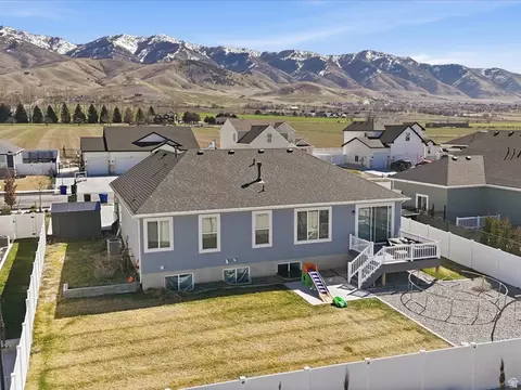 Exterior - 641 S 380 E, Smithfield, UT 84335 photo 12 of 13