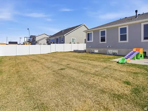 Exterior - 641 S 380 E, Smithfield, UT 84335 photo 11 of 13