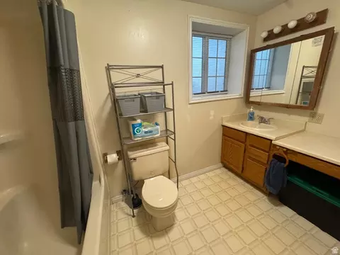 Bath - 655 N 8th E, Preston, ID 83263 photo 4 of 4