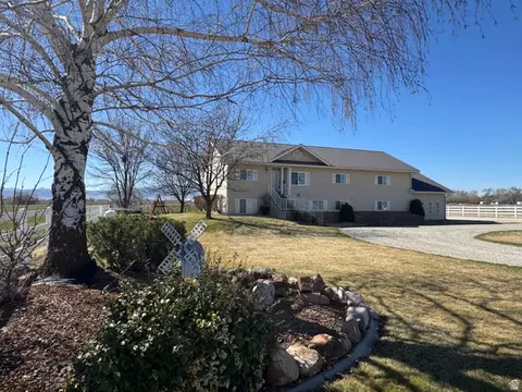 Exterior - 655 N 8th E, Preston, ID 83263 photo 6 of 6