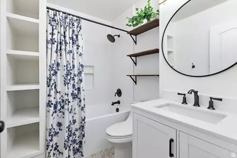 Bath - 645 W 920 N, Orem, UT 84057 photo 2 of 5