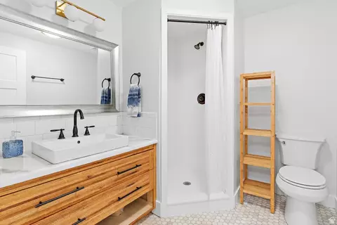 Bath - 645 W 920 N, Orem, UT 84057 photo 5 of 5