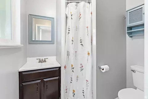 Bath - 645 W 920 N, Orem, UT 84057 photo 1 of 5