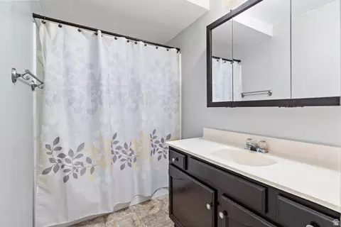 Bath - 645 W 920 N, Orem, UT 84057 photo 4 of 5