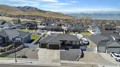 358 S Canyon Overlook Dr, Tooele, UT 84074