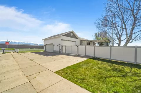 1055 S 1000 W, Clearfield, UT 84015