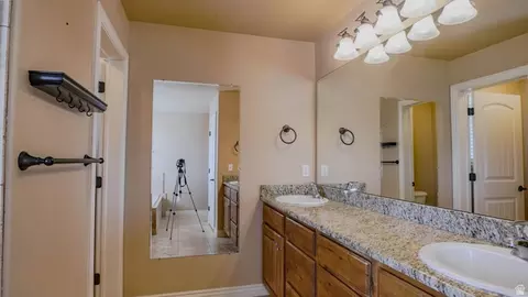 Bath - 1377 S 1650 E, Provo, UT 84606 photo 4 of 6