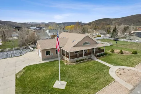 875 W Oak Ln, Francis, UT 84036