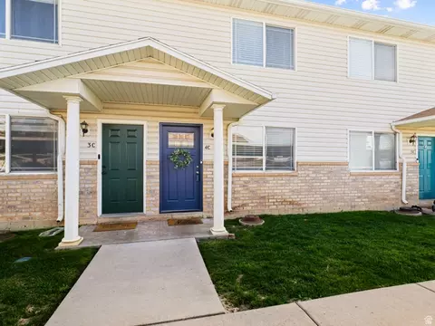 422 E 2050 N #4C, North Ogden, UT 84414