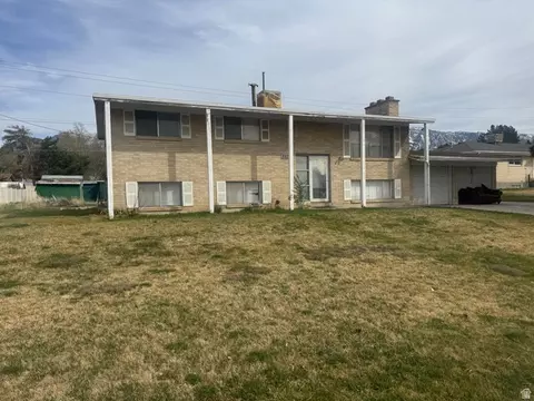 8629 S Vaquero Dr, Sandy, UT 84094